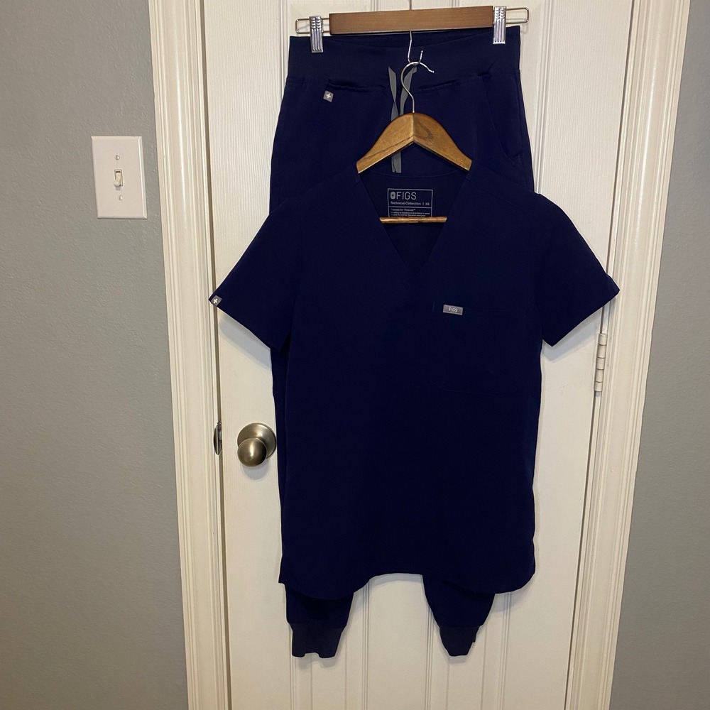 FIGS Women Navy Blue Casma V-Neck Top Zamora Jogger Scrub Set XS